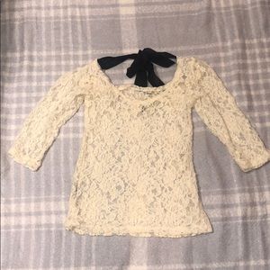 Cream lace quarter sleeve top